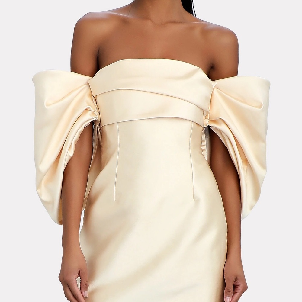 SOLACE LONDON
Elina Off-The-Shoulder Duchesse Satin Mini Dress in IVORY